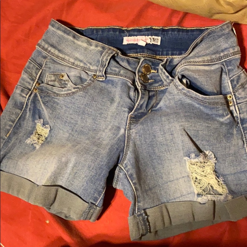 Wanna betta butt shorts